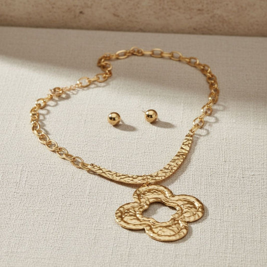 Chunky Pendant Gold Hammered Quatrefoil Necklace