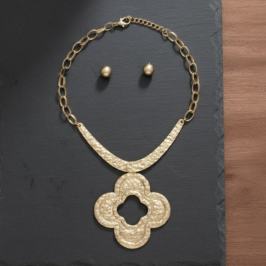 Pendant Matte Gold Hammered Quatrefoil Necklace