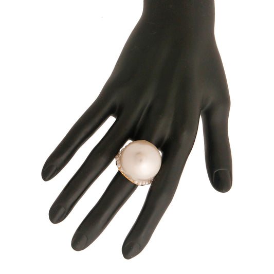 Jumbo Cream Pearl Ring