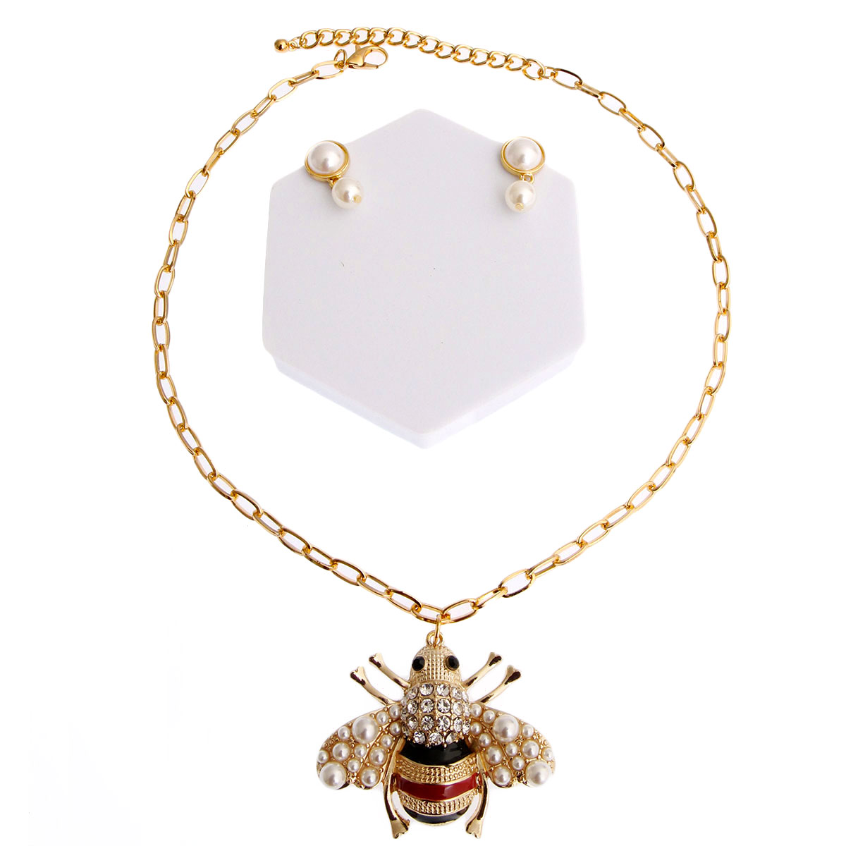 Gold Oval Link Pearl Bee Necklace